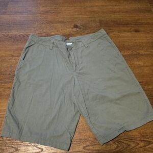 2 For $15 ⭐️ Columbia Women's Cotton Green Shorts